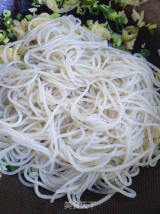 酸菜炒粉条的做法步骤：5