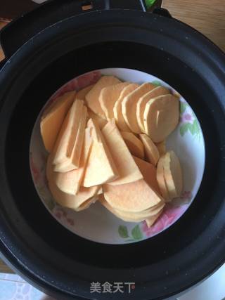 红薯味豆沙餐包的做法步骤：2