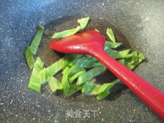 尖椒牛肉炒鞭笋的做法步骤：4