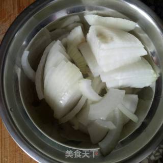 洋葱土豆丝的做法步骤：2