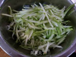 黄瓜拌粉皮的做法步骤：5