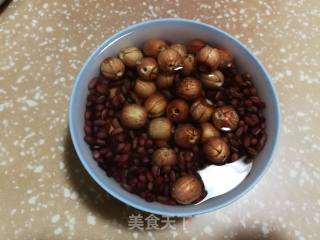 赤豆莲子薏仁汤的做法步骤：2