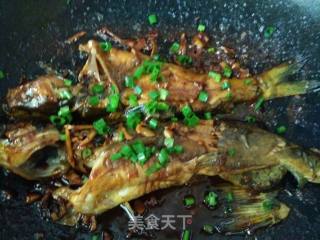干烧黄骨鱼的做法步骤：11