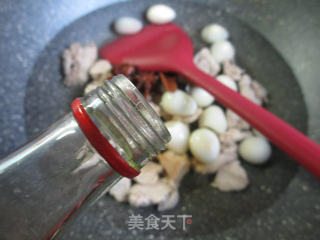 鹌鹑蛋烧兔肉的做法步骤：3