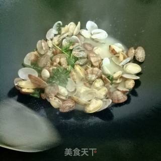 炒花甲的做法步骤：4