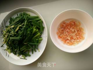 海米炒韭苔的做法步骤：2