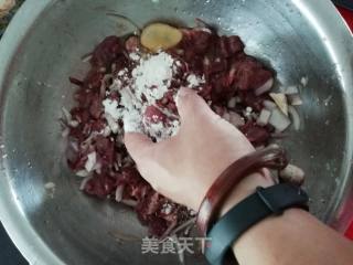小满日食记《露台烧烤之牛肉串》的做法步骤：2