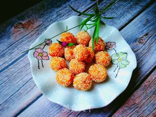 红薯芝麻糯米球的做法步骤：15