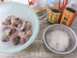 粉丝鸡汤的做法步骤：1