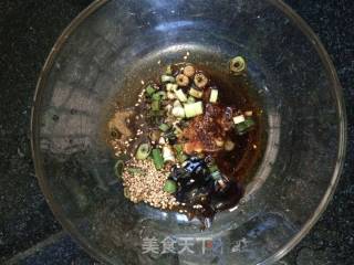 脆肠鸡爪米线的做法步骤：7