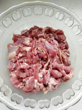 葱爆羊肉的做法步骤：2