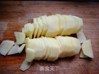 快手小炒菜:青椒炒土豆片的做法步骤：2