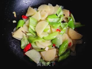 快手小炒菜:青椒炒土豆片的做法步骤：9