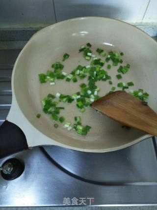 西兰花炒黄豆芽的做法步骤：9