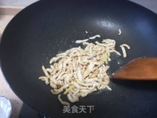 蒜薹炒肉的做法步骤：2