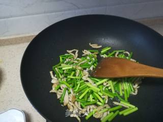 蒜薹炒肉的做法步骤：3