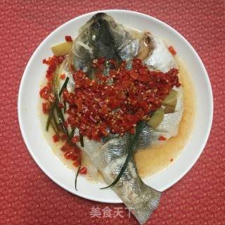 剁椒鲈鱼的做法步骤：5