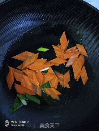 芦笋炒虾球的做法步骤：4