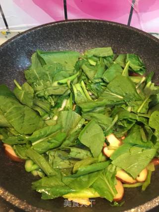 香菇炒油麦菜的做法步骤：6