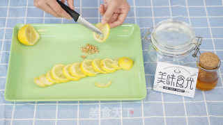 美味食光 | 女神们都在喝的美白神器，你get了吗？的做法步骤：2