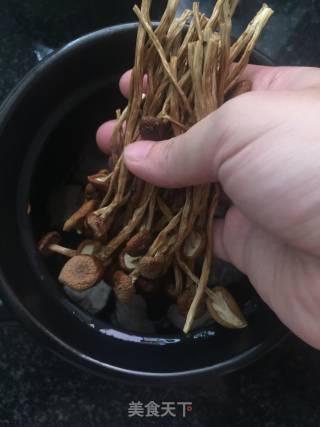 茶树菇排骨汤的做法步骤：5