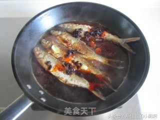 豆米酱烧鱼的做法步骤：6