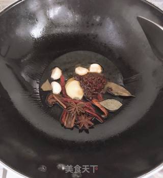 胡萝卜烧牛肉的做法步骤：3