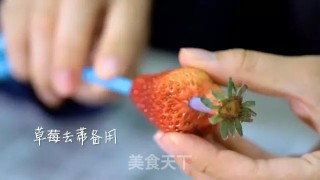 草莓芭芭露的做法步骤：1