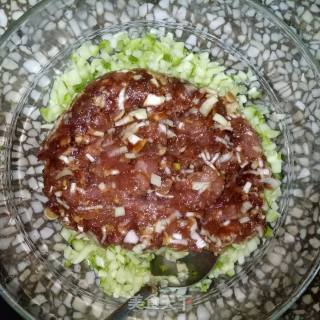 黄瓜猪肉水饺的做法步骤：11