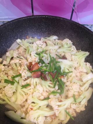 五花肉烩花菜的做法步骤：5
