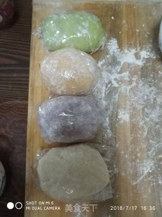 五彩水饺的做法步骤：2