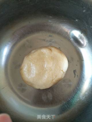 蛋黄酥的做法步骤：2