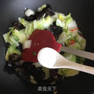 白菜炒木耳的做法步骤：9