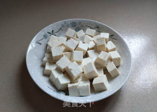 白菜火腿豆腐汤的做法步骤：2