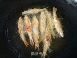 炸小参子鱼的做法步骤：6