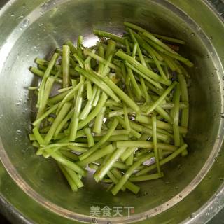 炝炒苋菜的做法步骤：1