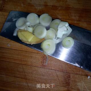 红酒翅根的做法步骤：2