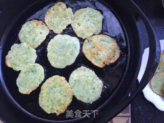 西兰花鸡蛋饼的做法步骤：8