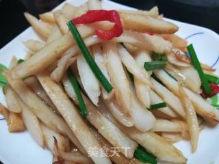 韭菜花炒藕条的做法步骤：1