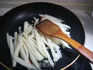 韭菜花炒藕条的做法步骤：4