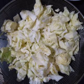家常炒洋白菜的做法步骤：2