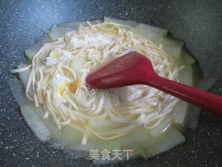 咸鸭蛋冬瓜汤面的做法步骤：6