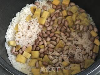 花生红薯焖饭的做法步骤：6