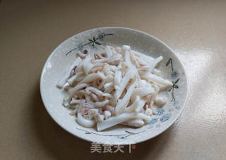 家常炒鱿鱼的做法步骤：4