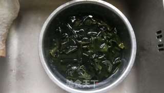 海木耳浓汤米粉的做法步骤：1