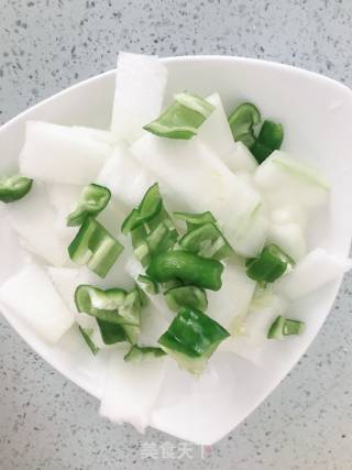 素炒冬瓜片的做法步骤：1