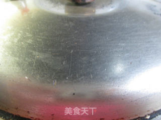 胡萝卜银耳排骨汤的做法步骤：3