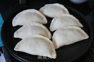 韭菜鸡蛋馅煎饺的做法步骤：7