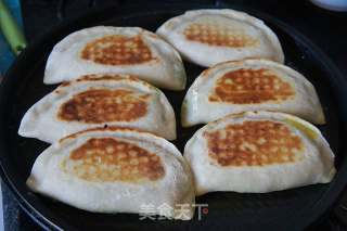 韭菜鸡蛋馅煎饺的做法步骤：8