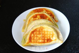 韭菜鸡蛋馅煎饺的做法步骤：9